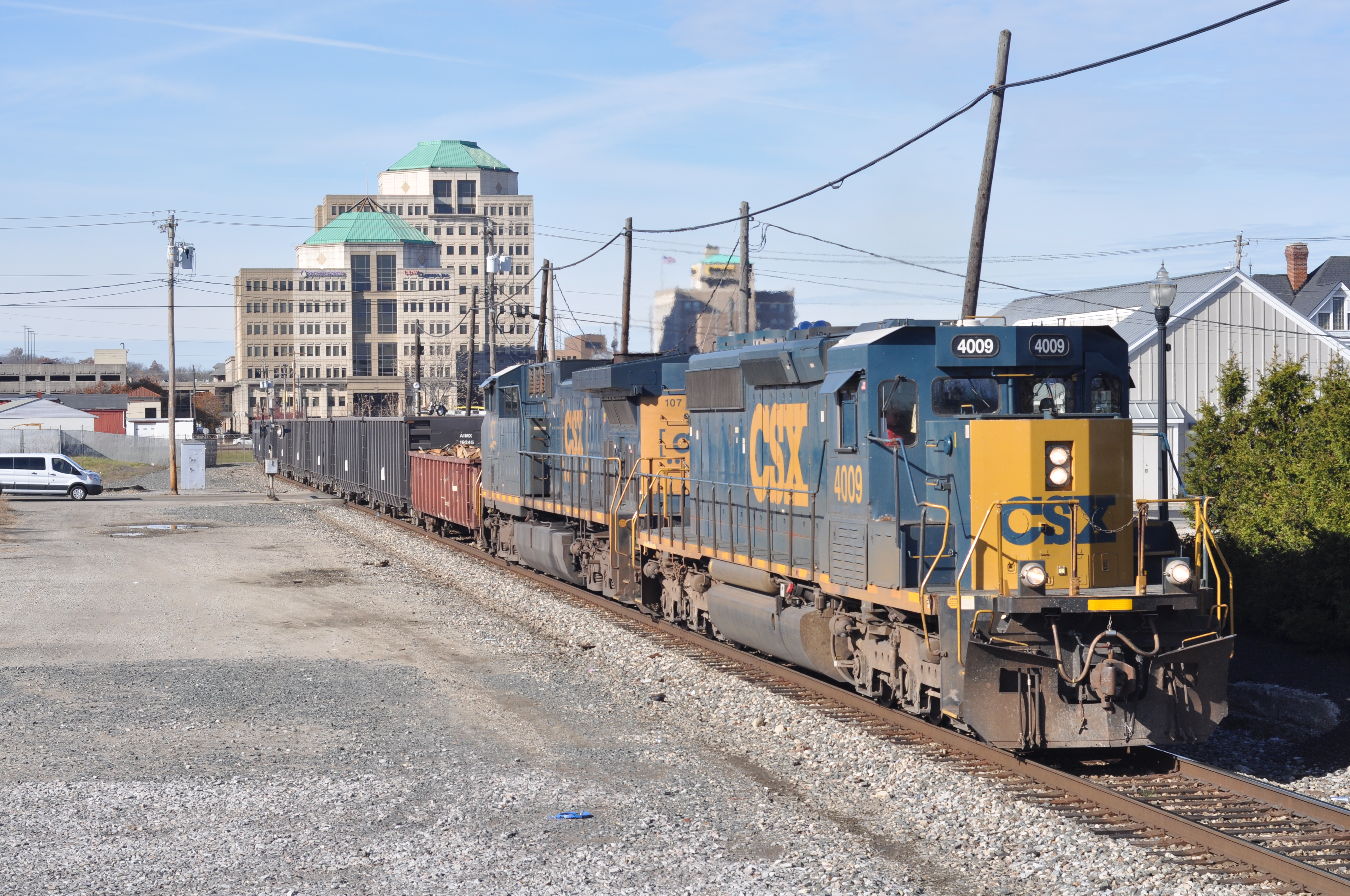 CSXT 4009 East